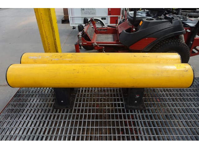 2x aanrijbeveiliging boplan (+-2m45 breedte) - afbeelding 1 van  4