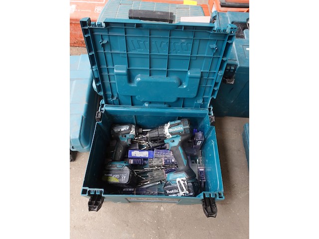 2x accu boorhamer makita - afbeelding 1 van  5