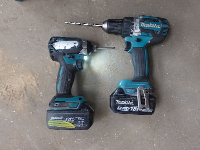 2x accu boorhamer makita - afbeelding 3 van  5