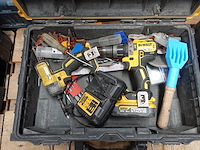 2x accu schroefmachine dewalt - afbeelding 1 van  6