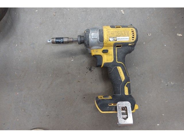 2x accu schroefmachine dewalt - afbeelding 4 van  6