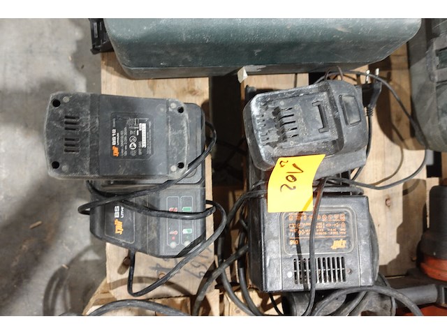 2x accu spit + 2x lader - afbeelding 1 van  4