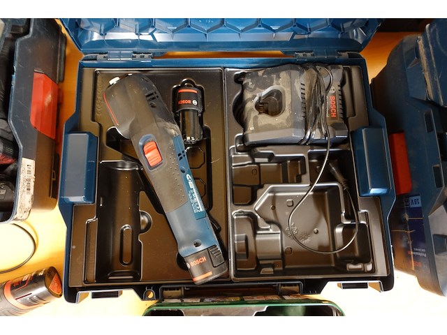 2x accu universeelsnijder bosch - afbeelding 2 van  7