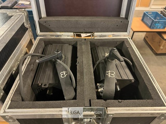 2x adb lamp in flightcase - afbeelding 2 van  5