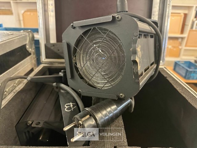 2x adb lamp in flightcase - afbeelding 3 van  5