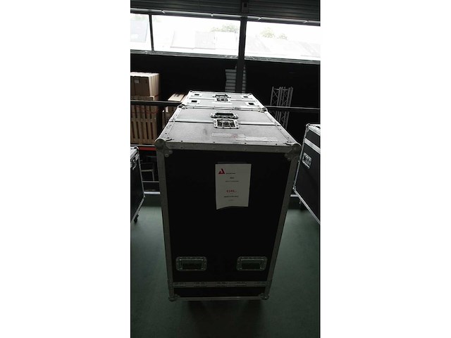 2x aed flghtcase empty robert juliat 710sx - afbeelding 1 van  2