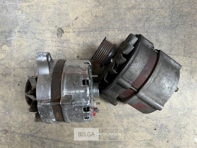 2x alternator mercedes - afbeelding 1 van  4