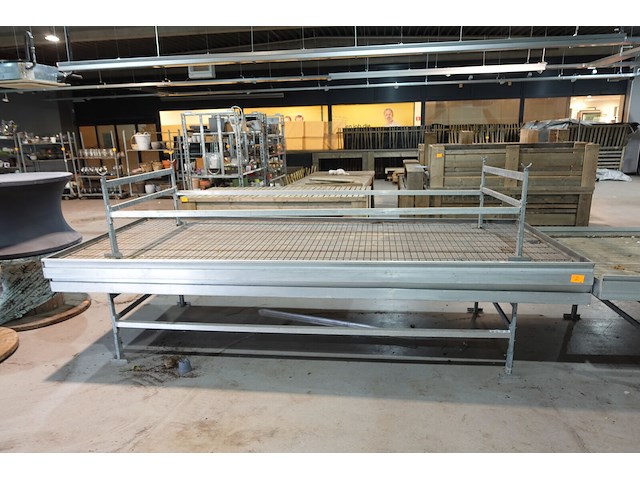2x alu kweektafel - afbeelding 1 van  3