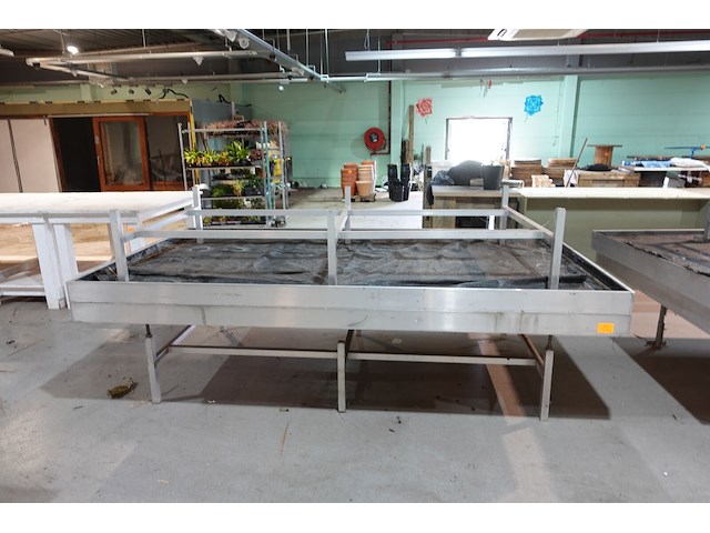 2x alu kweektafel - afbeelding 1 van  4
