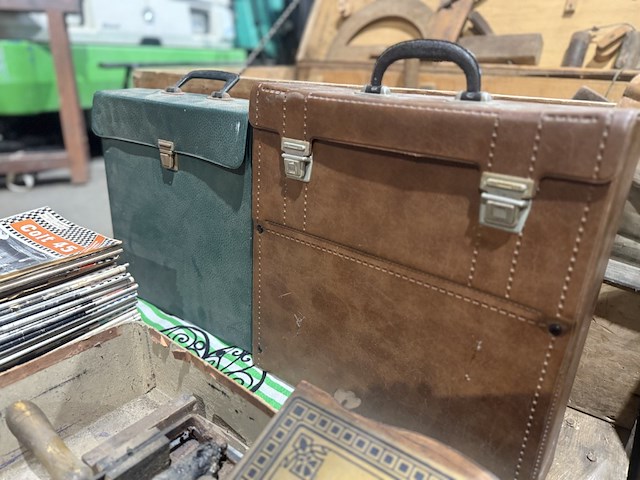 2x antieke lederen valiesjes - afbeelding 1 van  4