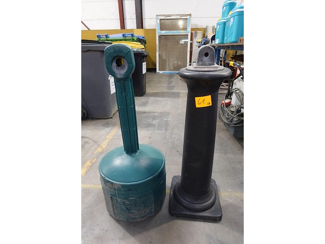 2x asbak op voet - afbeelding 1 van  5