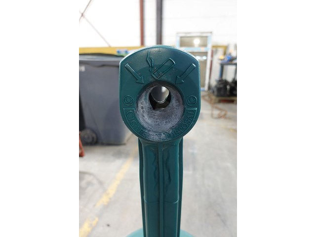 2x asbak op voet - afbeelding 4 van  5