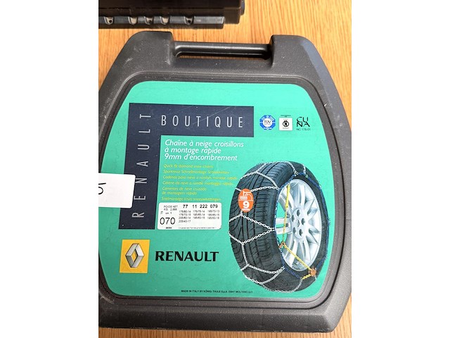 2x autobatterij en set sneeuwkettingen - afbeelding 3 van  5