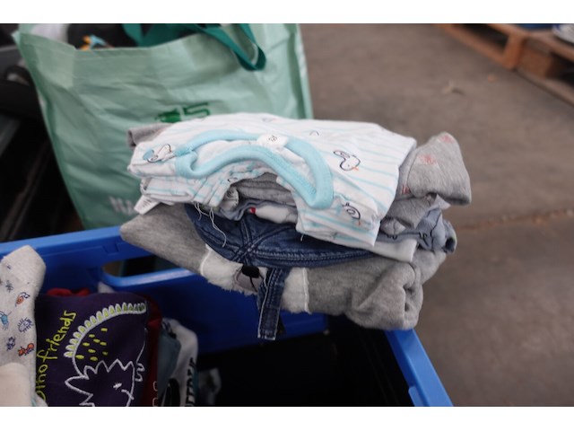 2x bak inhoud kinderkledij - afbeelding 11 van  15