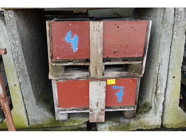 2x bak met zwarte pannen - afbeelding 1 van  3