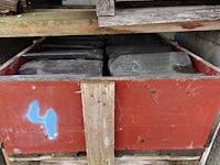 2x bak met zwarte pannen - afbeelding 2 van  3