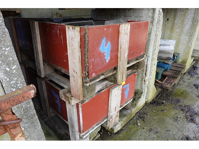 2x bak met zwarte pannen - afbeelding 3 van  3