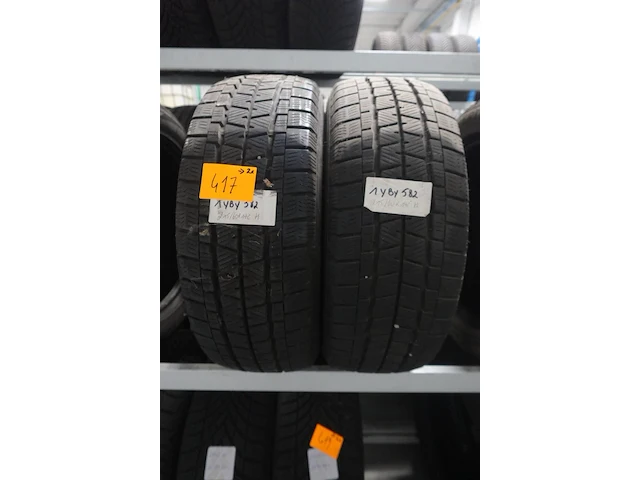 2x band ( gebruikt) 17inch falken - afbeelding 1 van  3