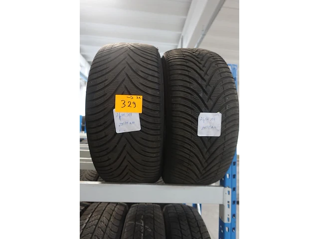 2x band ( gebruikt) 17inch kleber - afbeelding 1 van  3