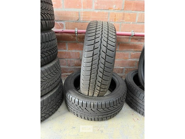 2x banden uniroyal - afbeelding 1 van  4