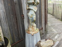 2x beeld op sokkel - afbeelding 2 van  2