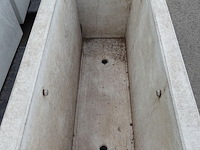 2x betonnen bloembak - afbeelding 3 van  4
