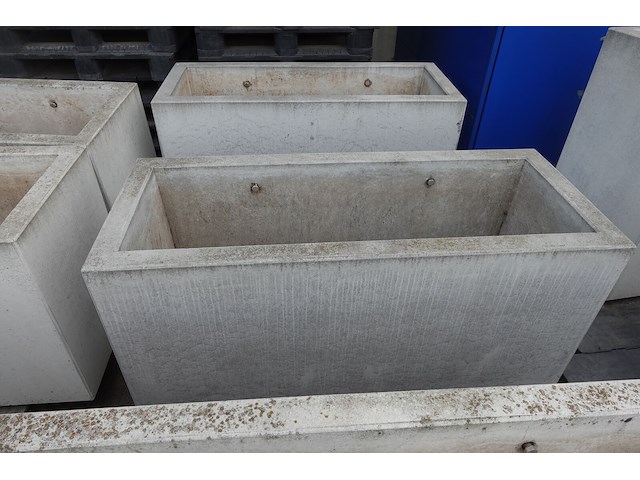 2x betonnen bloembak - afbeelding 2 van  2