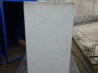 2x betonnen bloembak - afbeelding 4 van  5