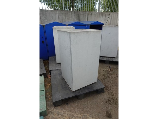 2x betonnen bloembak - afbeelding 5 van  5