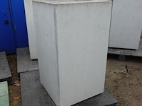 2x betonnen bloembak - afbeelding 5 van  5