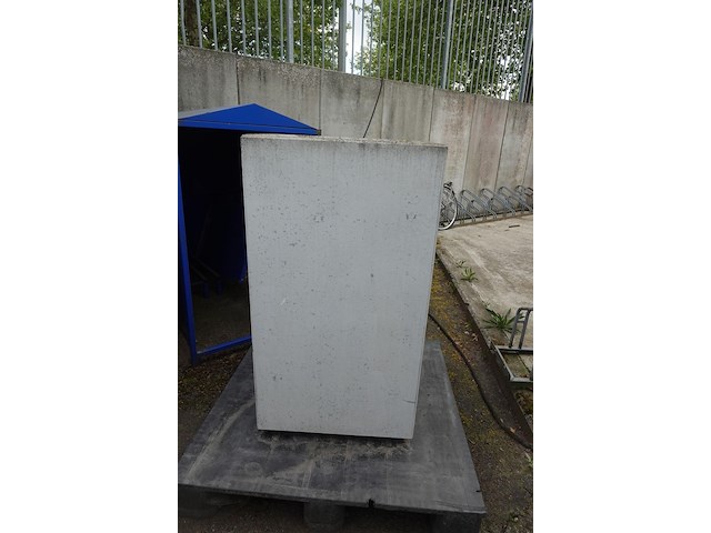2x betonnen bloembak - afbeelding 2 van  2