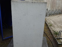 2x betonnen bloembak - afbeelding 2 van  2