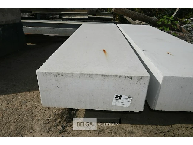 2x betonnen sokkels - afbeelding 3 van  4