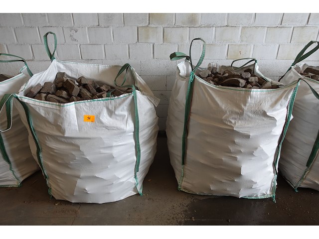2x bigbag oude gebakken kleiklinkers - afbeelding 1 van  4