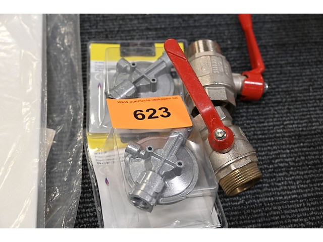 2x bolkraan en 2x koppelstuk gas - afbeelding 1 van  1