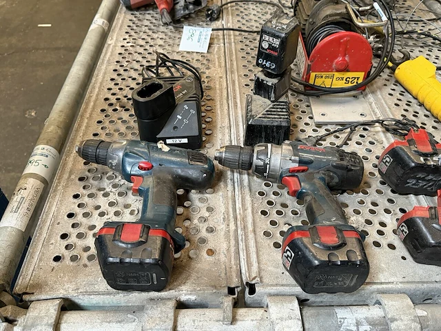 2x bosch boormachine - afbeelding 2 van  5