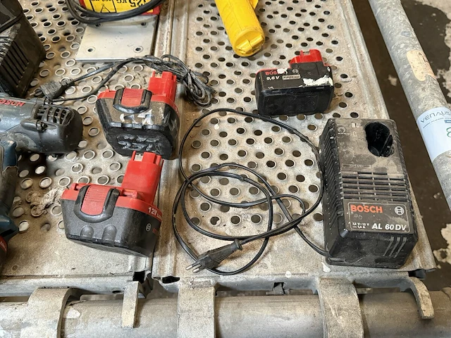2x bosch boormachine - afbeelding 3 van  5