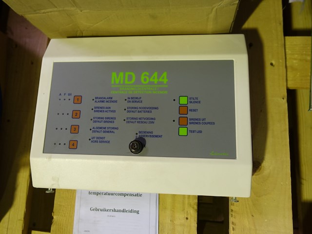 2x brandmeldcentrale - afbeelding 1 van  3