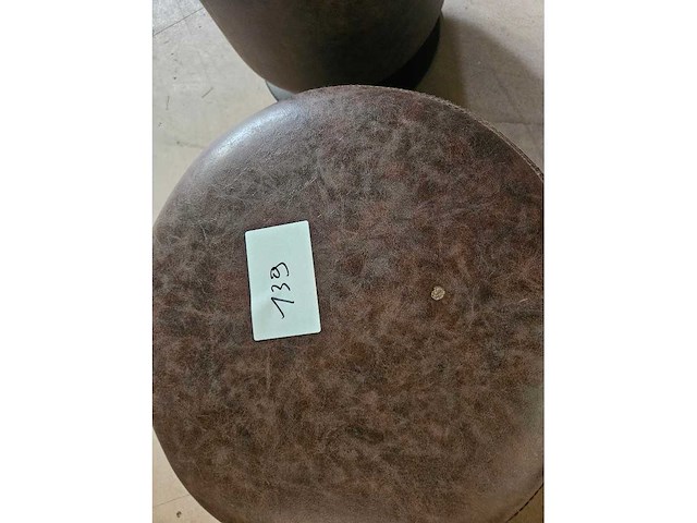 2x bruin simili leder poef 40cm ø - afbeelding 2 van  2