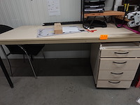 2x bureau + toebehoren - afbeelding 3 van  5