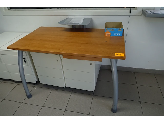 2x bureau - afbeelding 1 van  4