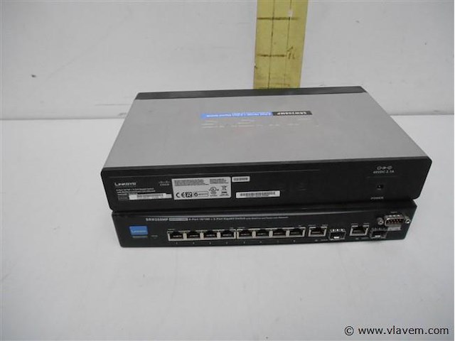 2x cisco -linksys switch srw208mp zonder voeding - afbeelding 1 van  2