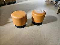 2x cognac simili leder poef 40cm ø - afbeelding 1 van  2
