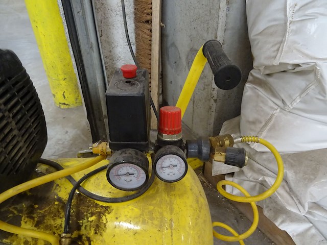 2x compressor stanley - afbeelding 2 van  7