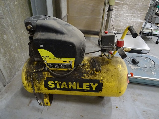 2x compressor stanley - afbeelding 5 van  7
