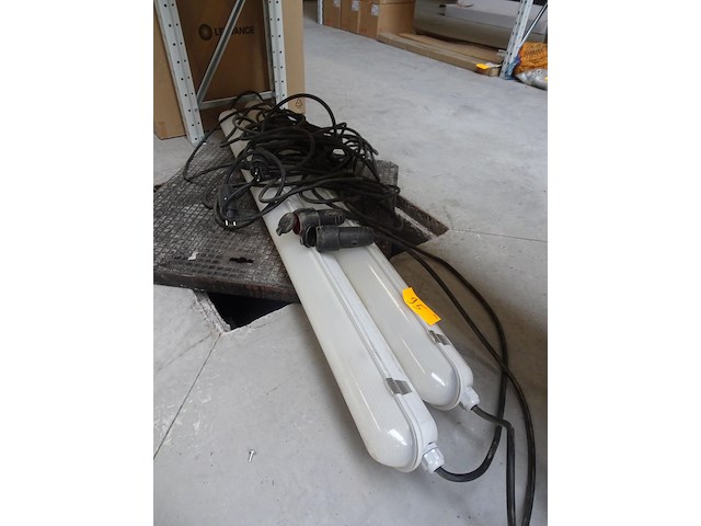 2x dampproof verlichting met kabel - afbeelding 1 van  2