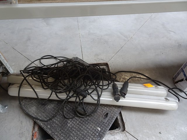 2x dampproof verlichting met kabel - afbeelding 2 van  2