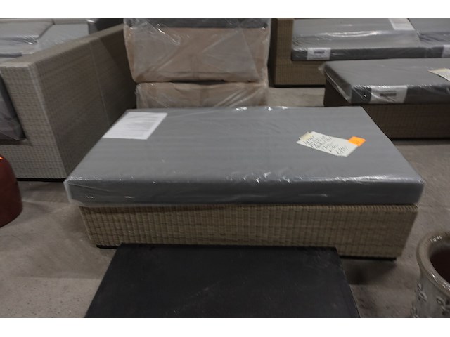 2x diphano outdoor poef/salontafel wicker - afbeelding 1 van  3