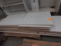 2x divers houten meubel + houten panelen - afbeelding 2 van  6