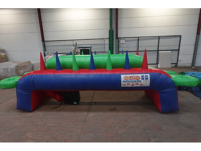 2x divers springkasteel - afbeelding 1 van  12